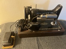 Antica (1926-1928) macchina da cucire Singer serie AB con pedale