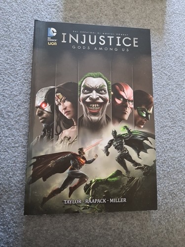Fumetto injustice god among - fumetto,
