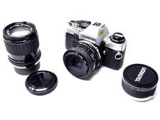 Fotocamera reflex vintage OLYMPUS OM10 PELLICOLA CON OBIETTIVO 50 mm f/1.8