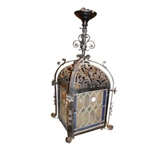 Lampadario in ferro battuto e