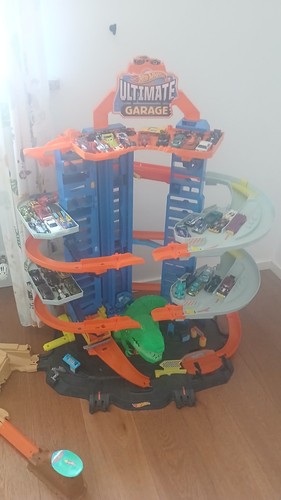 Hot wheels ultimate garage set - wheels,