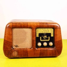 Radio vintage in legno degli