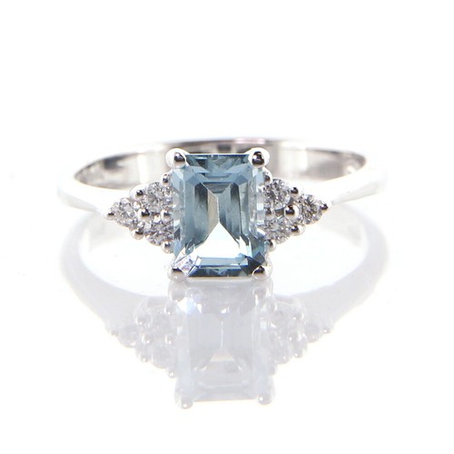 Anello oro bianco con - in,