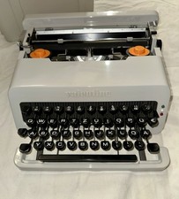 Macchina da Scrivere Olivetti