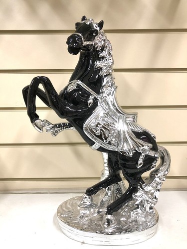 Statuina porcellana zingara