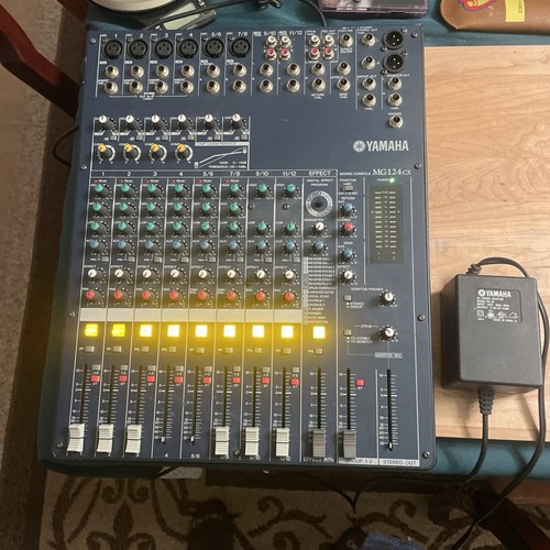 Yamaha mg124cx console - console, di
