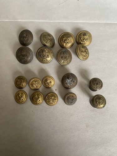 Lotto bottoni militari - lotto, 17