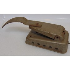 Regolatore pedale macchina da