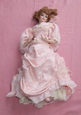 Bambola vintage letto bisque