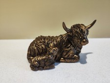 Piccola statuina mucca e vitello delle Highlands effetto bronzo ornamento