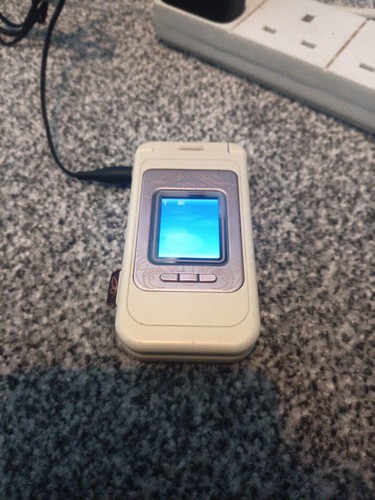 Cellulare nokia 7390 rosa - cellulare,