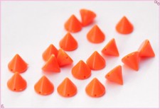 40pz Borchie sfuse a cono da cucire colore arancio*40pcs orange CONE STUDS