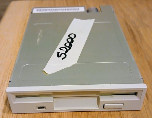 Floppy disk drive - , e