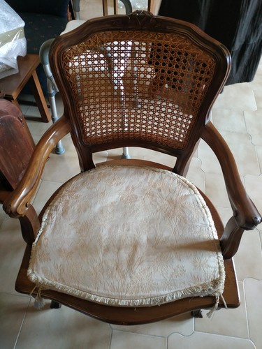 Poltroncina legno camera - in,