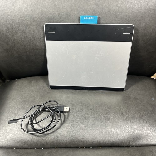 Wacom intuos pen small tablet - small,