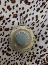 REGOLATORE Gpl BASSA PRESSIONE CON ATTACCO VERTICALE svb