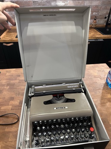 Macchina scrivere olivetti - scrivere,