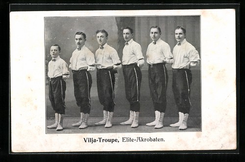 Cartolina acrobati truppa - , di