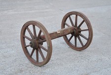vecchio carrello vintage per