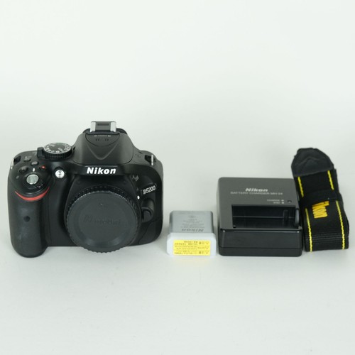Usato nikon d5200 corpo nero - nikon,
