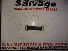 HONDA CB 900 F HORNET 2002 - 2008:CINGHIA BATTERIA:RICAMBI MOTO USATI