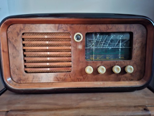 Radio epoca con - radio, d'epoca