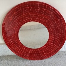 Specchio da parete rotondo con mosaico di tasselli rosso porpora cm 80 da arredo