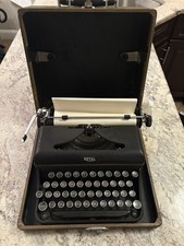 Macchina da scrivere portatile