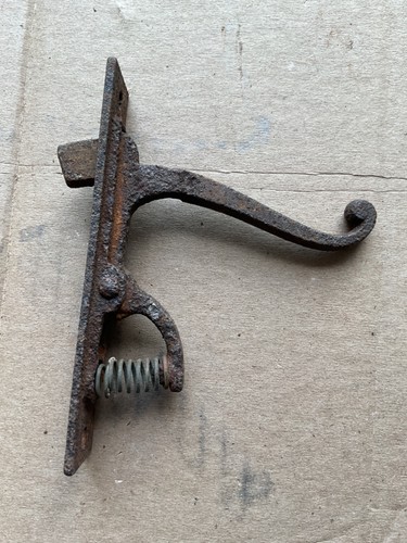 Antico campanello battente