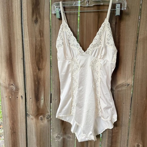 Vintage blush brand nylon - blush, lace