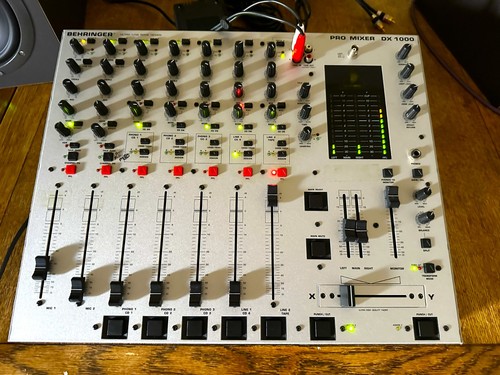Behringer pro mixer - pro,