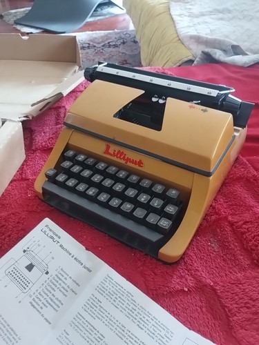 Macchina da scrivere - ❤️‍,