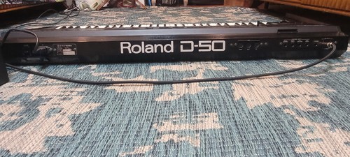 Roland synthesizer - synthesizer.,