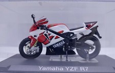 MOTO COLLECTION 1:24 Yamaha YZF R7 vetrina