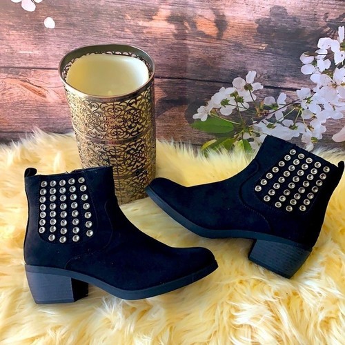 Stivali donna borchie moda