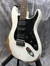 Squier fender standard - by,