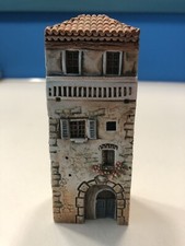 Miniature Building Dominique
