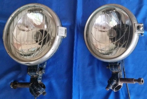 Pair front headlights - front,