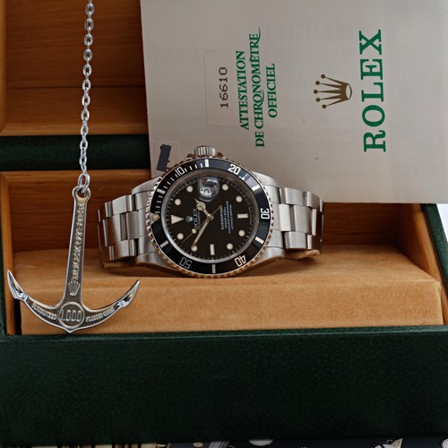 Rolex submariner date - rolex,