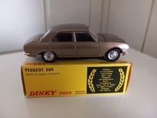 DINKY TOYS PEUGEOT 504 + BOITE