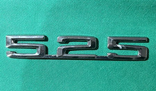BMW 525 - DISTINTIVO / EMBLEMA