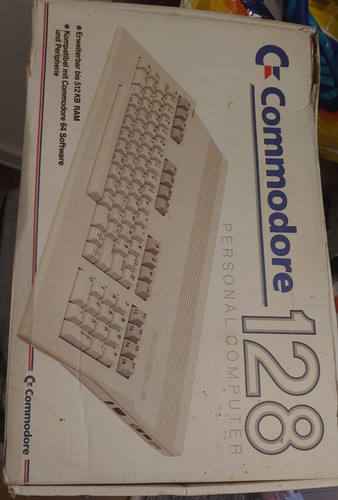 Computer commodore 128 - computer, bit