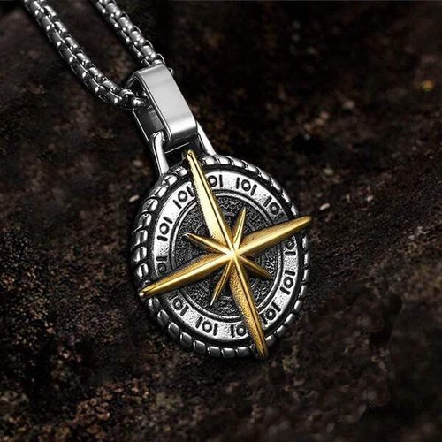 Collana con ciondolo - , bussola