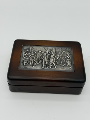 Antica scatola legno montata