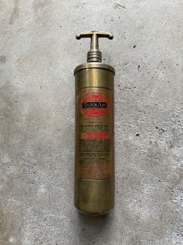 Antico estintore vintage