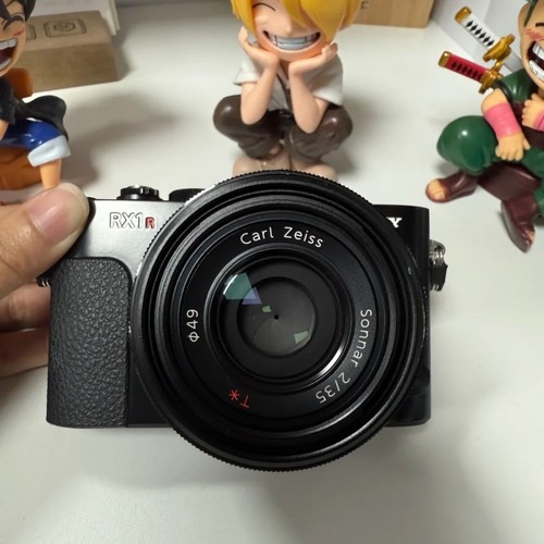 Sony rx1r 24mp - sony,