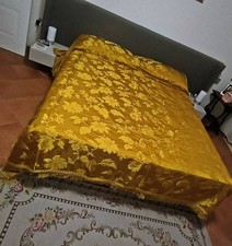Copriletto matrimoniale damascato stile barocco color oro