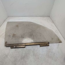 43r-000464 Vetro scendente finestrino ant dx Peugeot 205 automatico 1.6b BDY 200