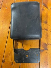 Cuscino posteriore con piastra non originale ma artigianale per vespa 50