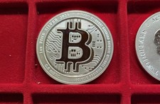 1 oz 9999 moneta argento BITCOIN 2 $ Niue 2022 Crypto silver 0.6 mBTC Capsula